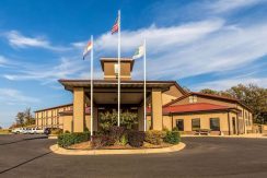 Exterior of Quality Inn Hotel for Sale in Missouri