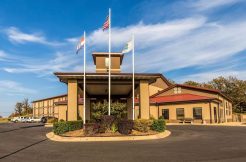 Exterior of Quality Inn Hotel for Sale in Missouri