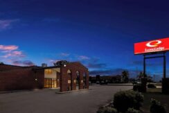 Turnkey Econo Lodge hotel for sale in Missouri