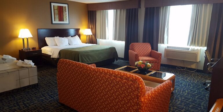 OZAMO 04 ROOMS 1 KING JACUZZI 1