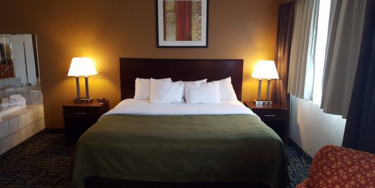 OZAMO 04 ROOMS 1 KING JACUZZI 3